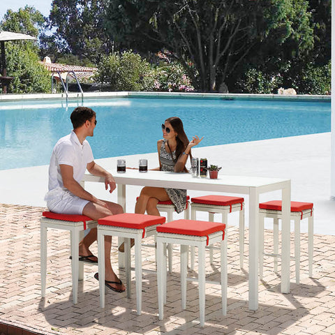 Outdoor Bar & Accents