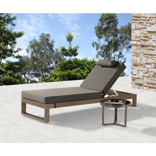 Amber Beach Bed With Coffee Table