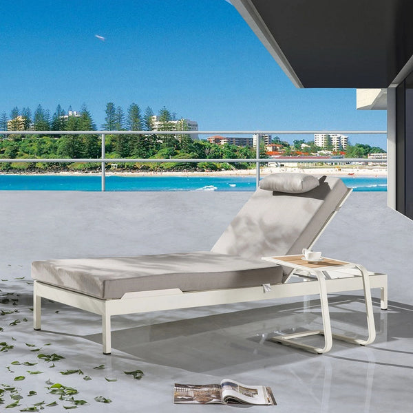 Barite Lounge Set With Side Table