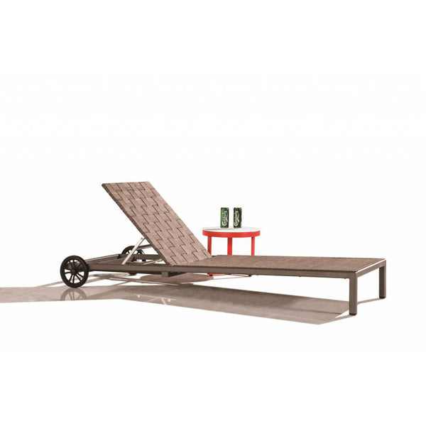 Asthina Chaise Lounge With Wheels And With Coffee Table