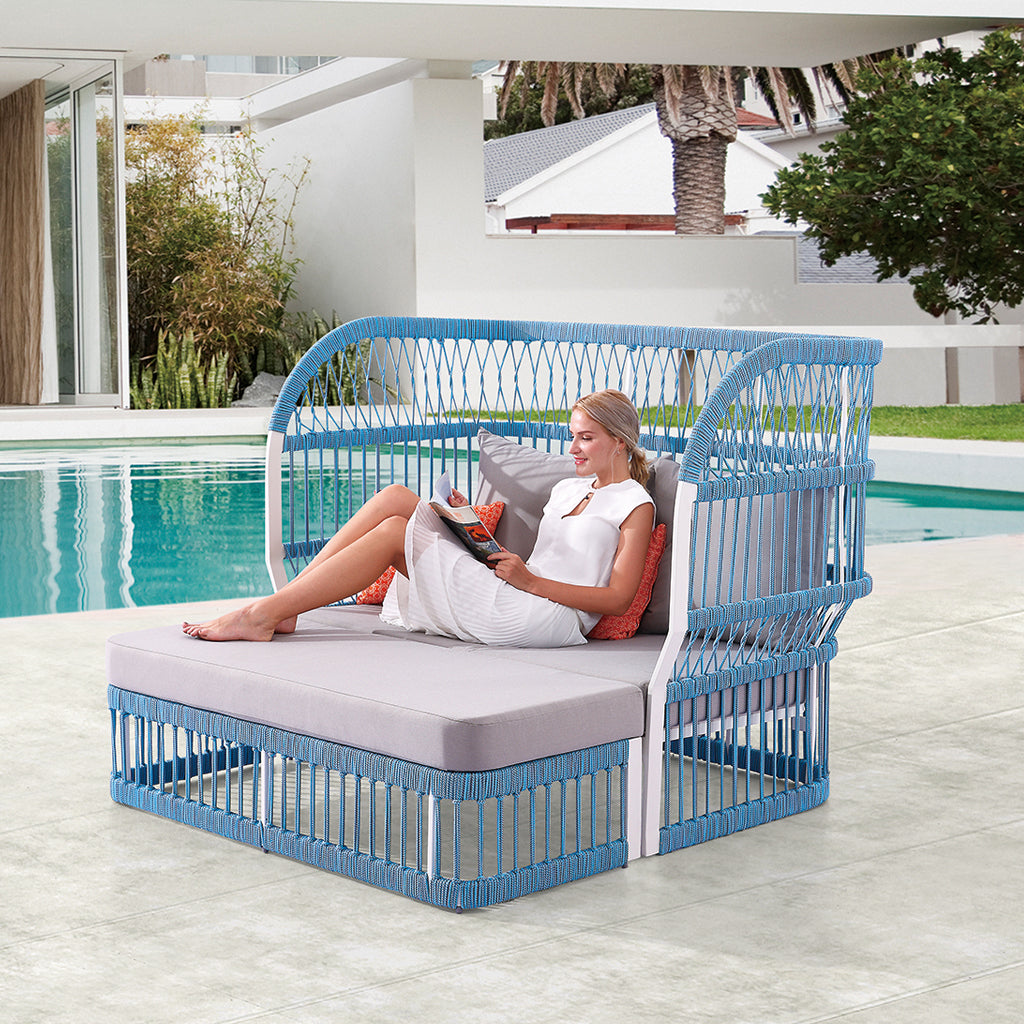 Seattle High Back Lovely Daybed With Ottoman