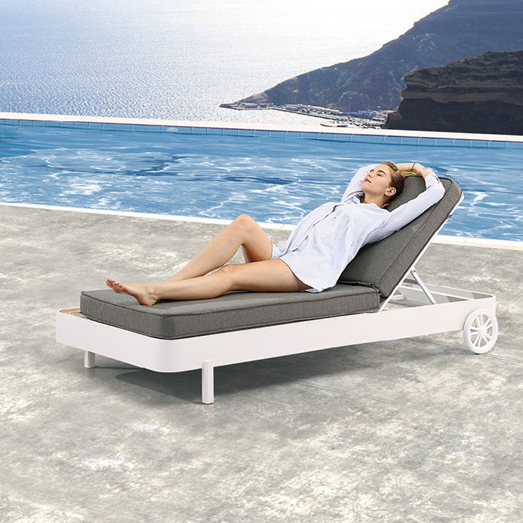 Manis Beach Bed